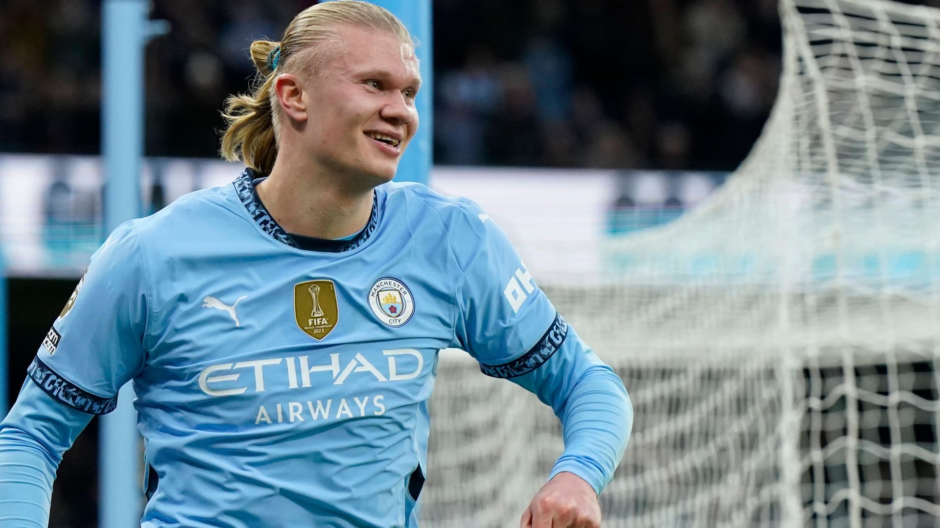 Erling Haaland signs 10-year contract with Manchester City